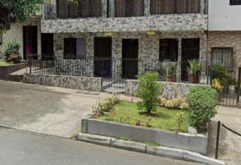 casa familiar en santa M  nica has rooms with a private hot tub