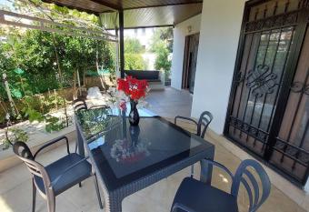 Blackwood Nanas has Balcony rooms