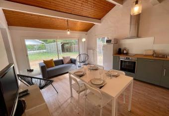 Maison individuelle    Hossegor, proche du golf allows 18 year olds to book a room