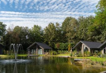 Vakantiepark Latour has Balcony rooms