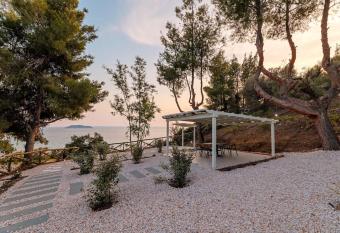 Casa Bloo, Villa Kelyfos has Balcony rooms