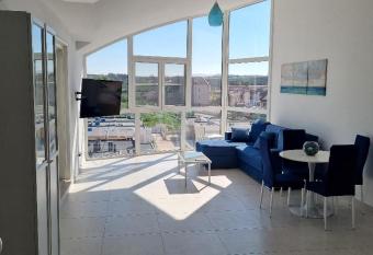 La terrazza sul mare has Balcony rooms