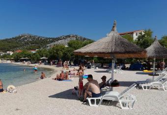 Apartman Bianca allows 18 year olds to book a room