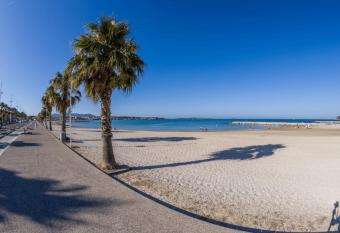 Quiet and bright apartment with garden has Balcony rooms