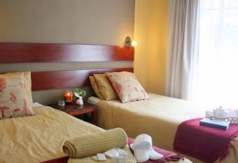 Honey Bee Guesthouse allows 18 year olds to book a room