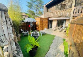 Cosy Villa Patio has Balcony rooms