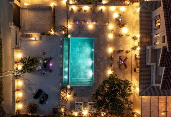 Theros Luxury Boutique Villa allows 18 year olds to book a room