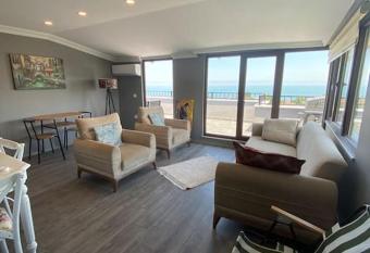 Luxury Amazing Flat allows 18 year olds to book a room