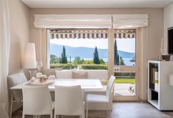 Apartment Wieser Garda Lake has Balcony rooms