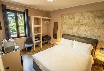 Casa Corsetti - Locanda e Ristorante allows 18 year olds to book a room