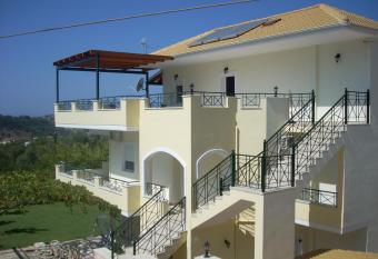 Villa Vera has Balcony rooms