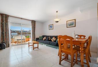 Hauzify I Casa Arbo   has Balcony rooms