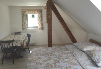 Zelena hi  a pri Bjov, Studio 1 allows 18 year olds to book a room