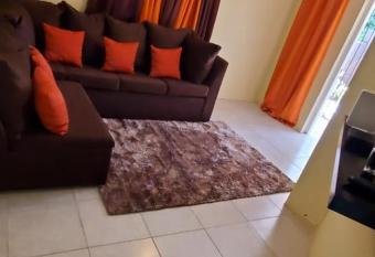 Emperor   s place 5 bedroom has Balcony rooms