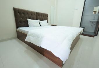 Sandhya Shri Residence has Balcony rooms