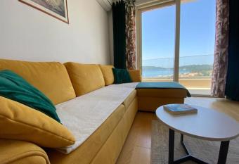 Apartament Grace has Balcony rooms