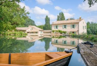 Le Moulin Dumas allows 18 year olds to book a room