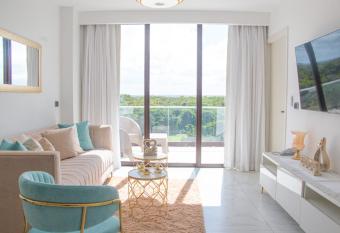 Hermoso penthouses has rooms with a private hot tub