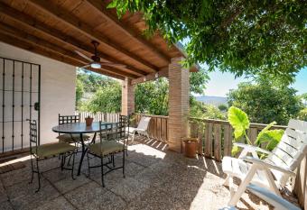 Casa rural entre Oj  n y Marbella has Balcony rooms