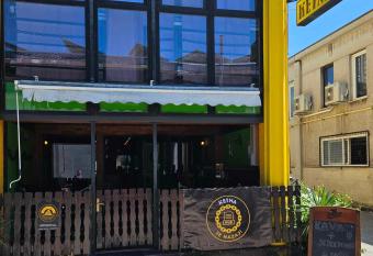 Hostel Bermuda allows 18 year olds to book a room