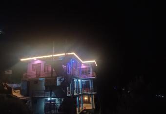 Vike Inn has Balcony rooms