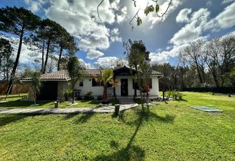 Villa VIANNEY class  e 4* av piscine sel chauff  e has Balcony rooms