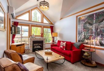 Stunning 2BR w Pool, Hot Tub Walk to everything! has Balcony rooms