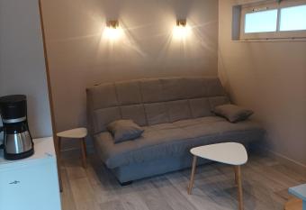 Le petit chez-vous allows 18 year olds to book a room