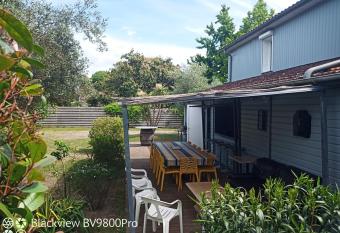 GITE LA BERGERIE DES FORGES has Balcony rooms