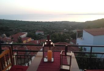 Vasilis house has Balcony rooms