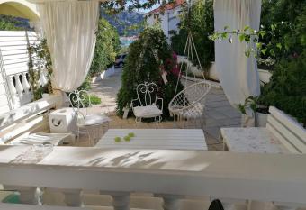 STUDIO APARTMAN villa JURAS has Balcony rooms