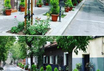 El Pisito de B  ris has rooms with a private hot tub