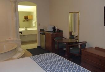 Flamingo Inn allows 18 year olds to book a room