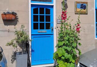 Unia s Verhuur allows 18 year olds to book a room