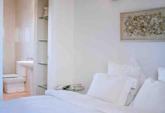 Palma duplex penthouse w. terrace min rent 1 month allows 18 year olds to book a room