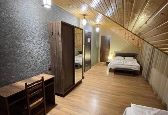 Hotel Elite House has Balcony rooms