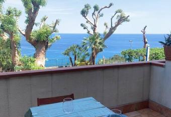 Alloggio con terrazzo vista mare has Balcony rooms