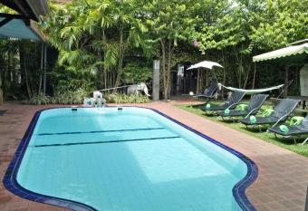 Palms Villa allows 18 year olds to book a room