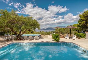 Waterman Beach Village has Balcony rooms