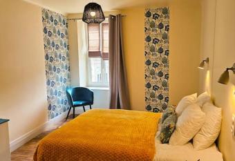 Appartement La Roche-Bernard - 60m   plein centre allows 18 year olds to book a room