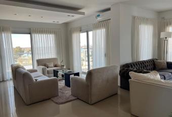 Departamento amplio 9 piso, con piscina y cochera opcional has Balcony rooms