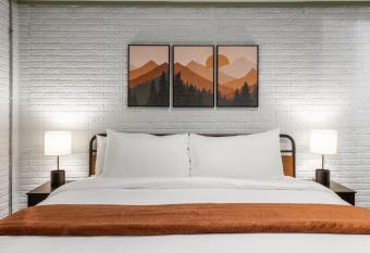 Otter's Den allows 18 year olds to book a room