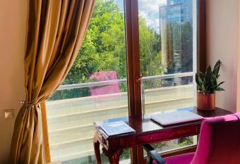 Harmony - Zen - Me  aparka has rooms with a private hot tub