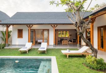 Lovely 3 Bedroom Villa Kembali has Balcony rooms