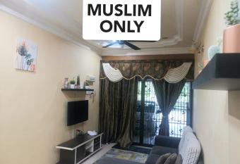 Homestay Taman Lagenda Padang Serai has Balcony rooms