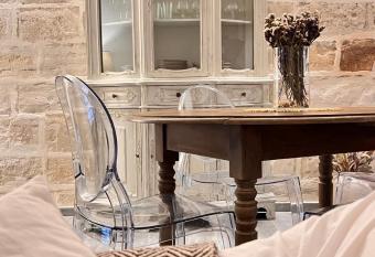 Dimora Donna Vitalia Apartments has Balcony rooms