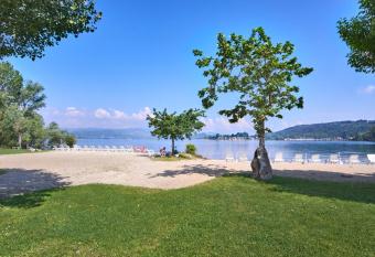 Lake Maggiore 2 Minutes Apartment has Balcony rooms