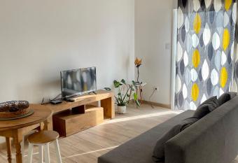 Cocon en Provence has Balcony rooms