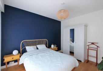 LumineuxT2, 55m   tr  s calme grand balcon, ascensr has Balcony rooms