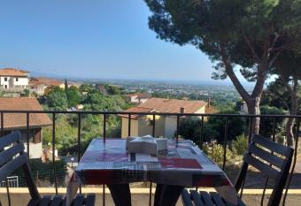 Lombarda 22 has Balcony rooms